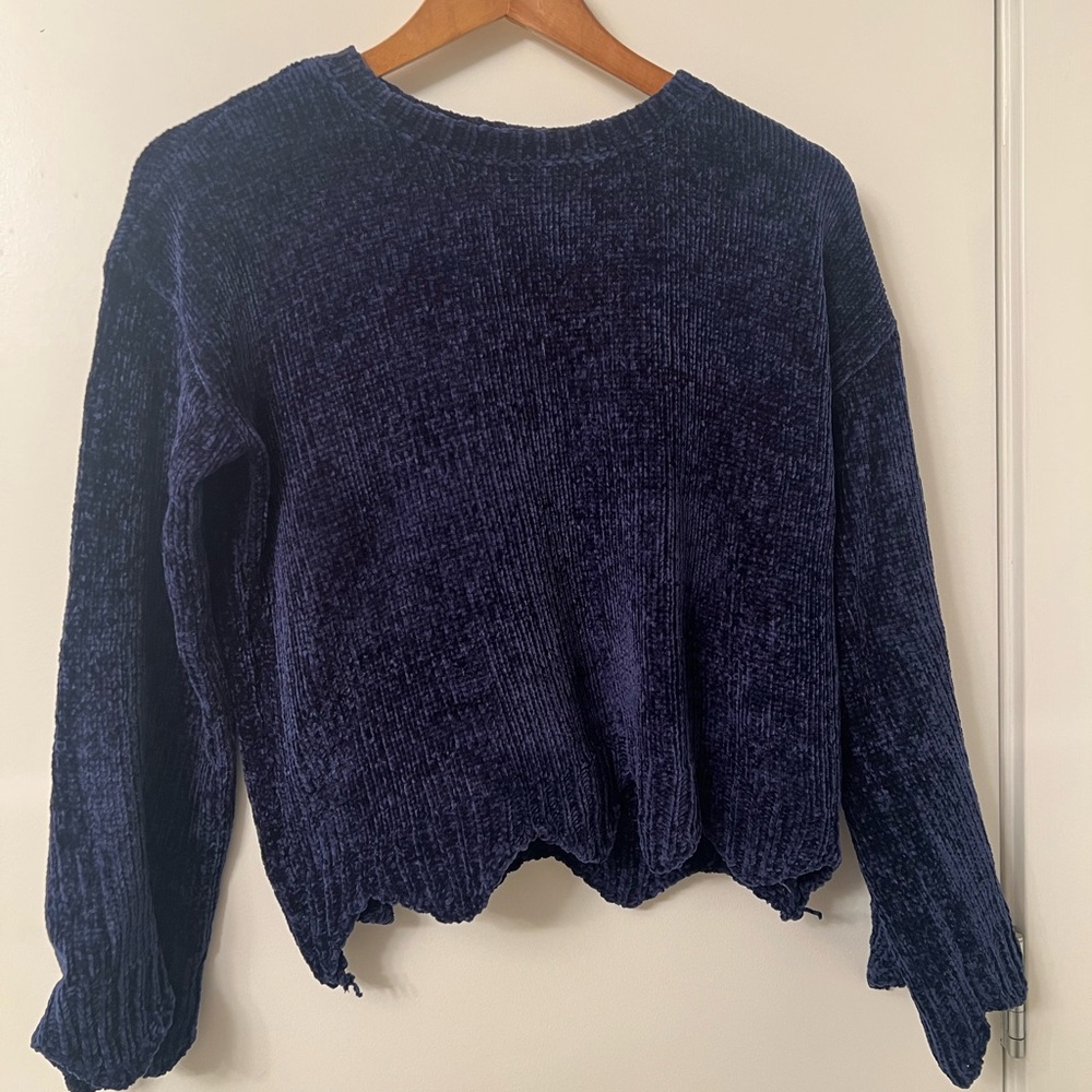dh New York Scalloped Hem Chenille Sweater - Size XS
